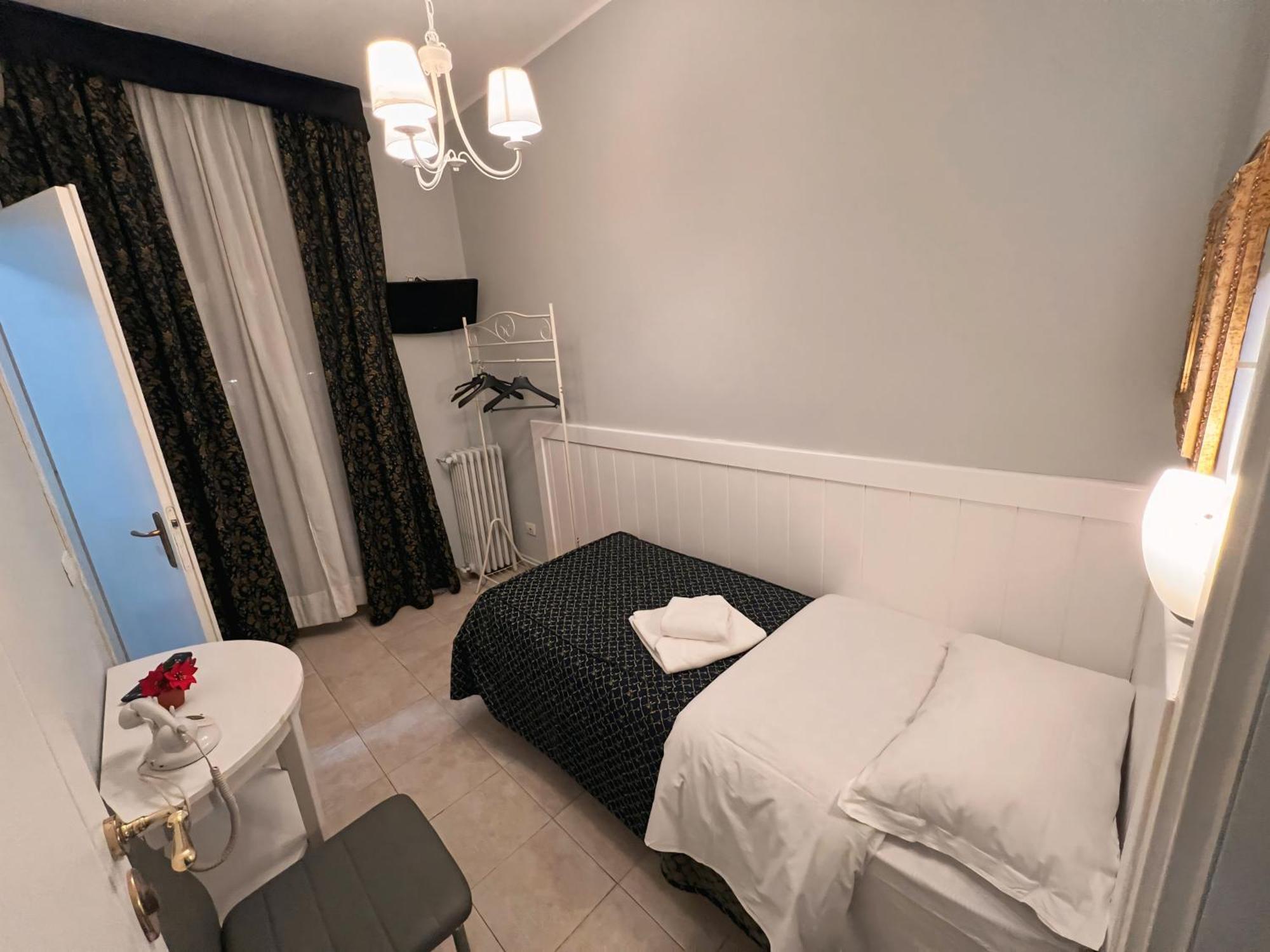 Hotel Aurelia Milano Centrale Room photo